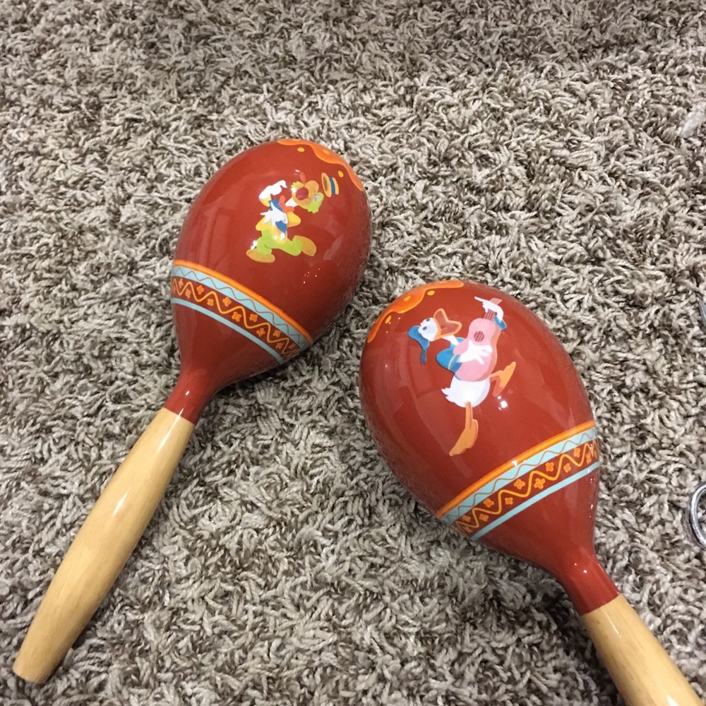 Disney Maracas